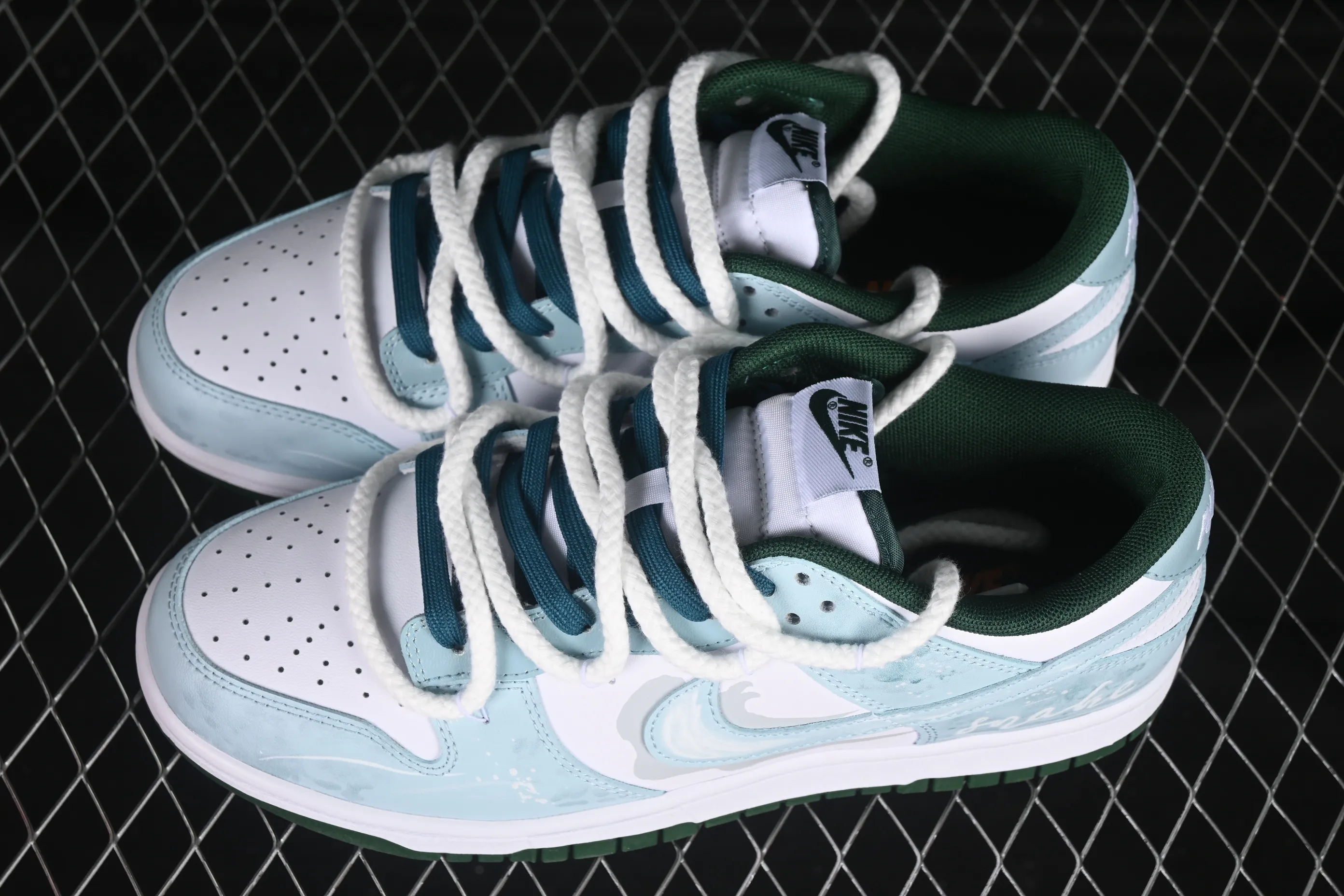 All categories Nk SB Dunk Series Nk SB Dunk Low High-end customized low-top sneakers Nike Dunk Low Spirit Snake Xiangrui Advanced deconstruction rendering white blue low-top casual sneakers DD1391-101